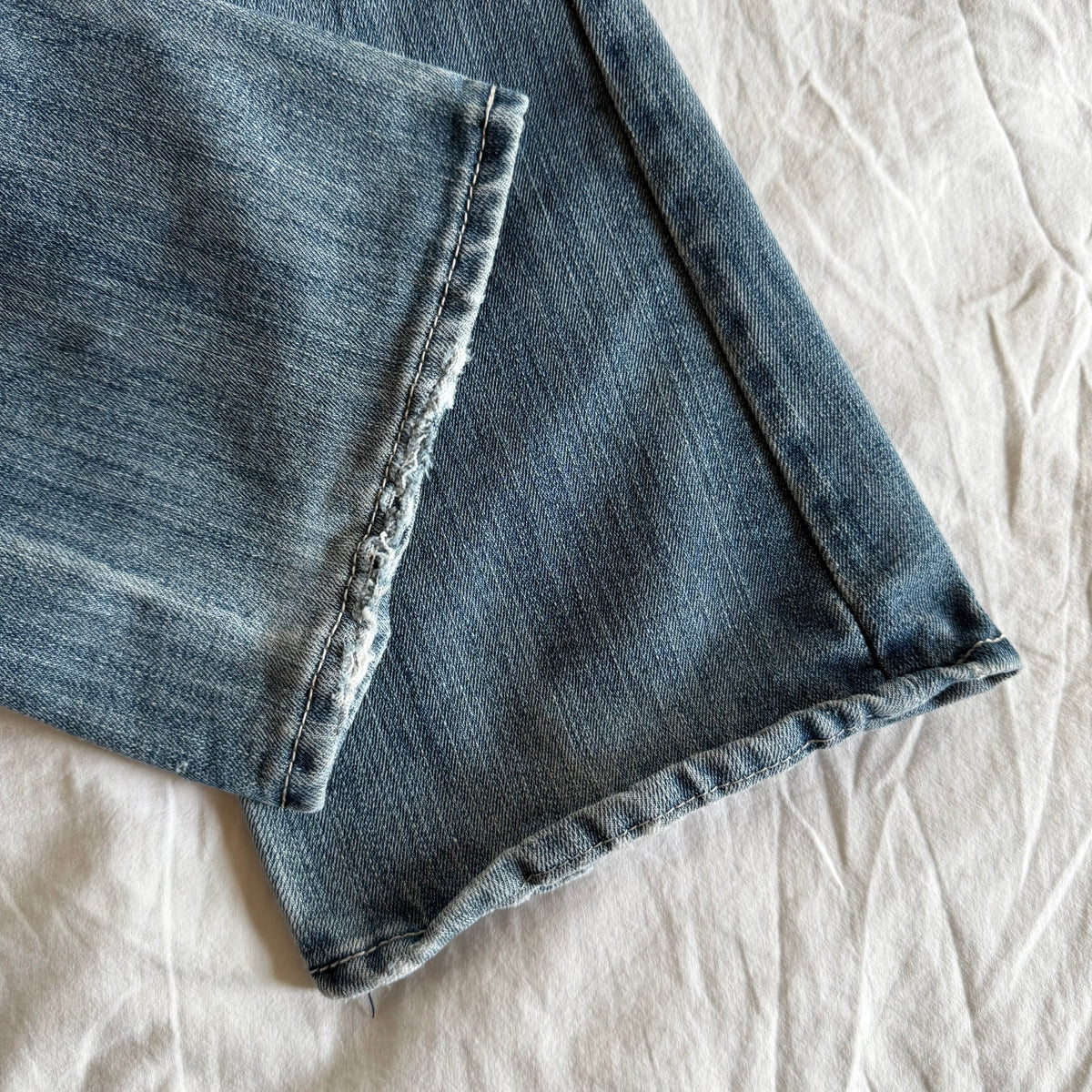 Refuge Low-Rise Light Wash Bootcut Jeans - Size XS