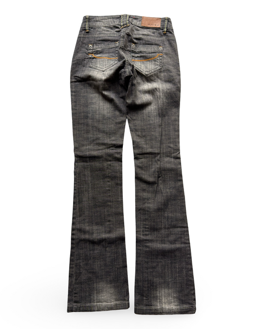 Amisu Low-Rise Bootcut Jeans (XS)